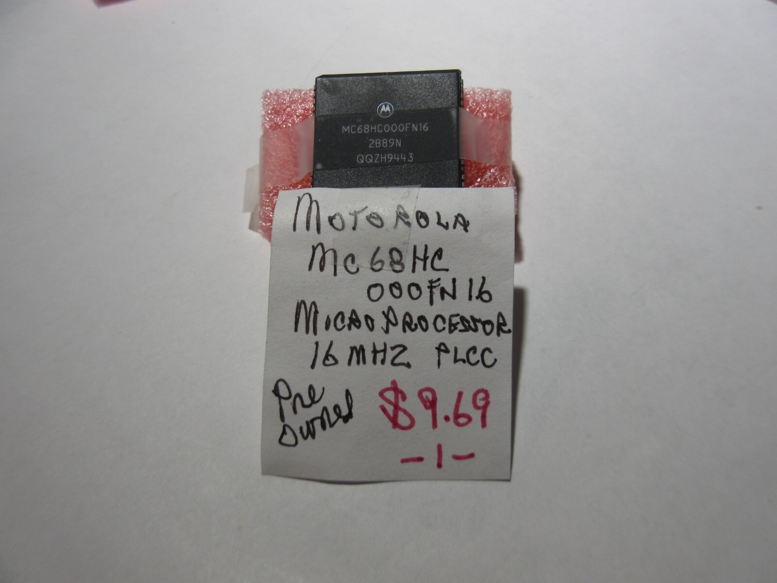 MOTOROLA MC68HC000FN16, MICROPROCESSOR 16 MHz PLCC, NEW