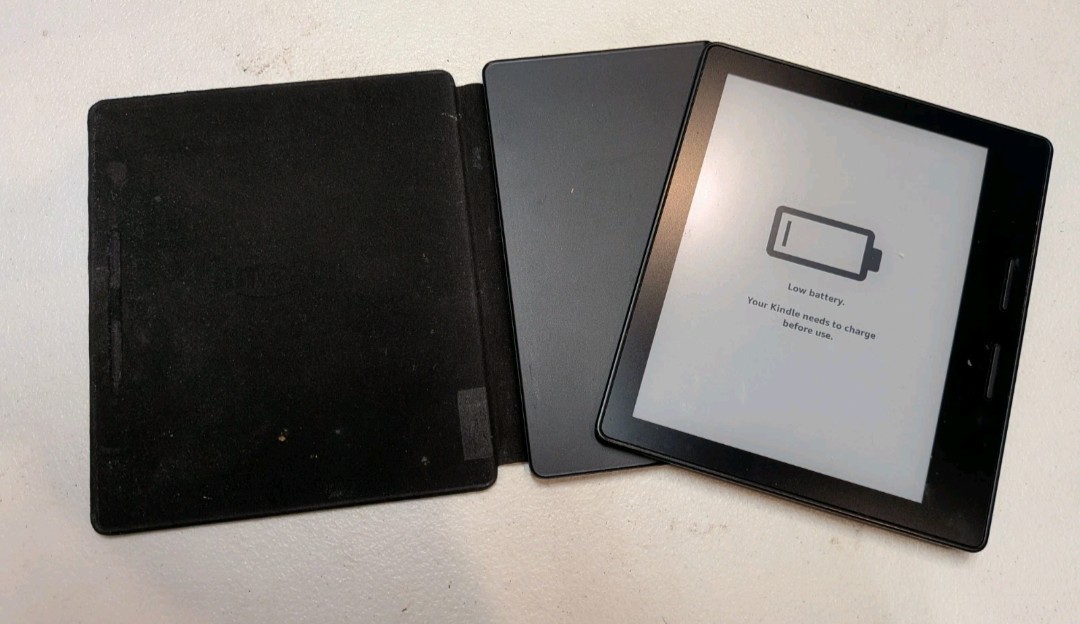 Amazon Kindle Oasis 1, 8th Gen. 4GB, Wi-Fi, 6in SW56RW Black