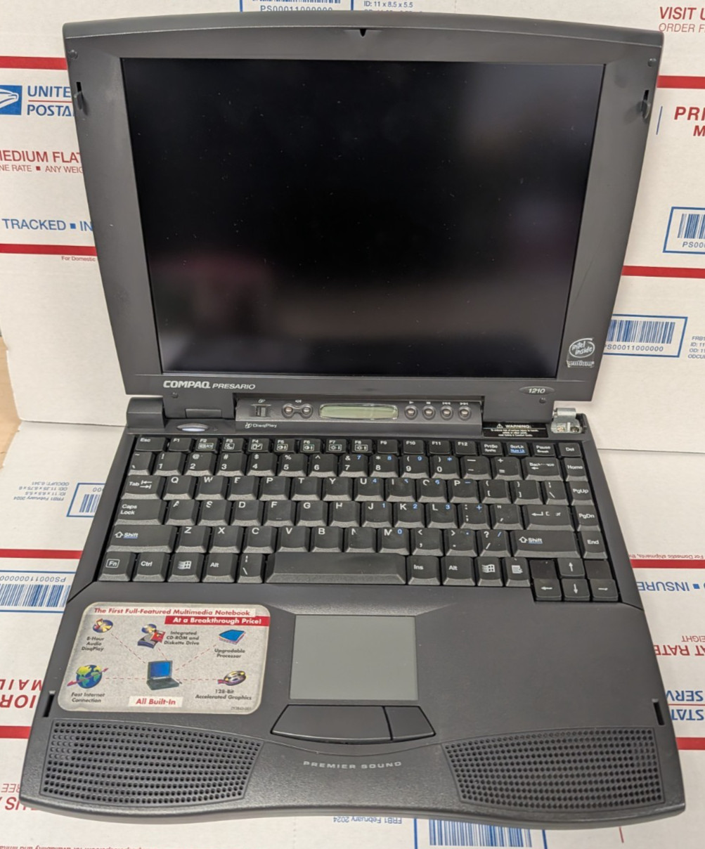Vintage Compaq Presario Series 2940 Laptop Late 1990s Retro Tech (UNTESTED)