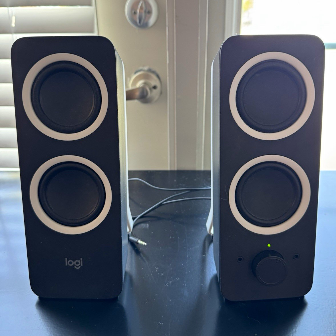 Logitech Z200 2.0 Channel Wired Computer Speakers 3.5mm Jack Black