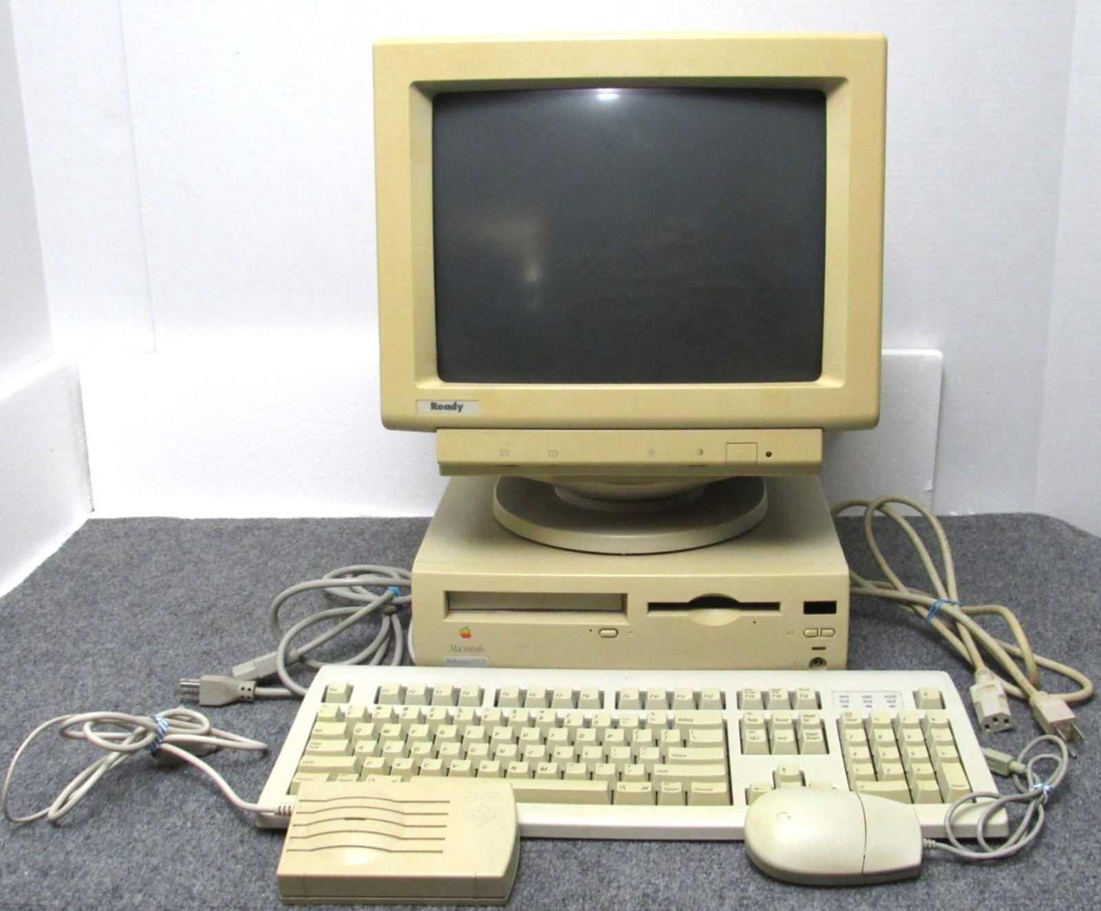 Vintage Apple Macintosh Performa 637CD / Complete System in Original Boxes