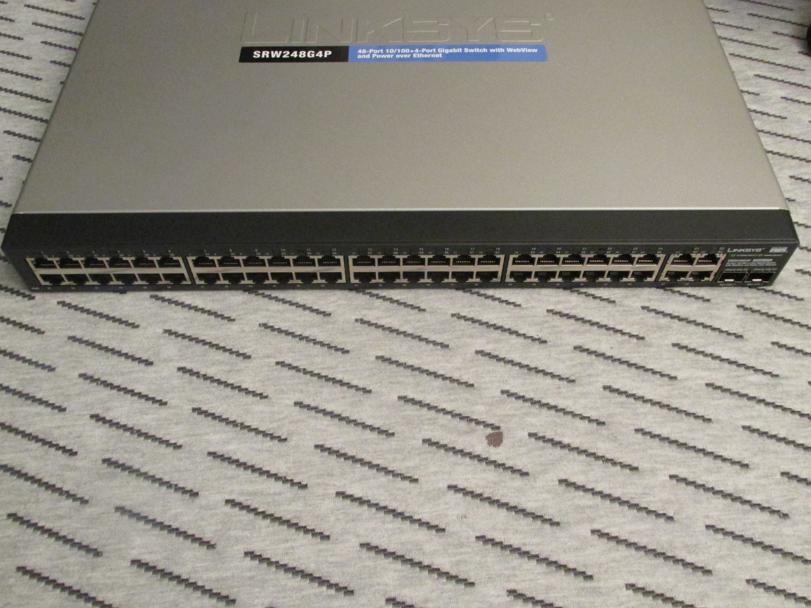 Cisco Linksys 48 Port 10/100 + 4 Port Gigabit Switch - NISB NEW SEALED