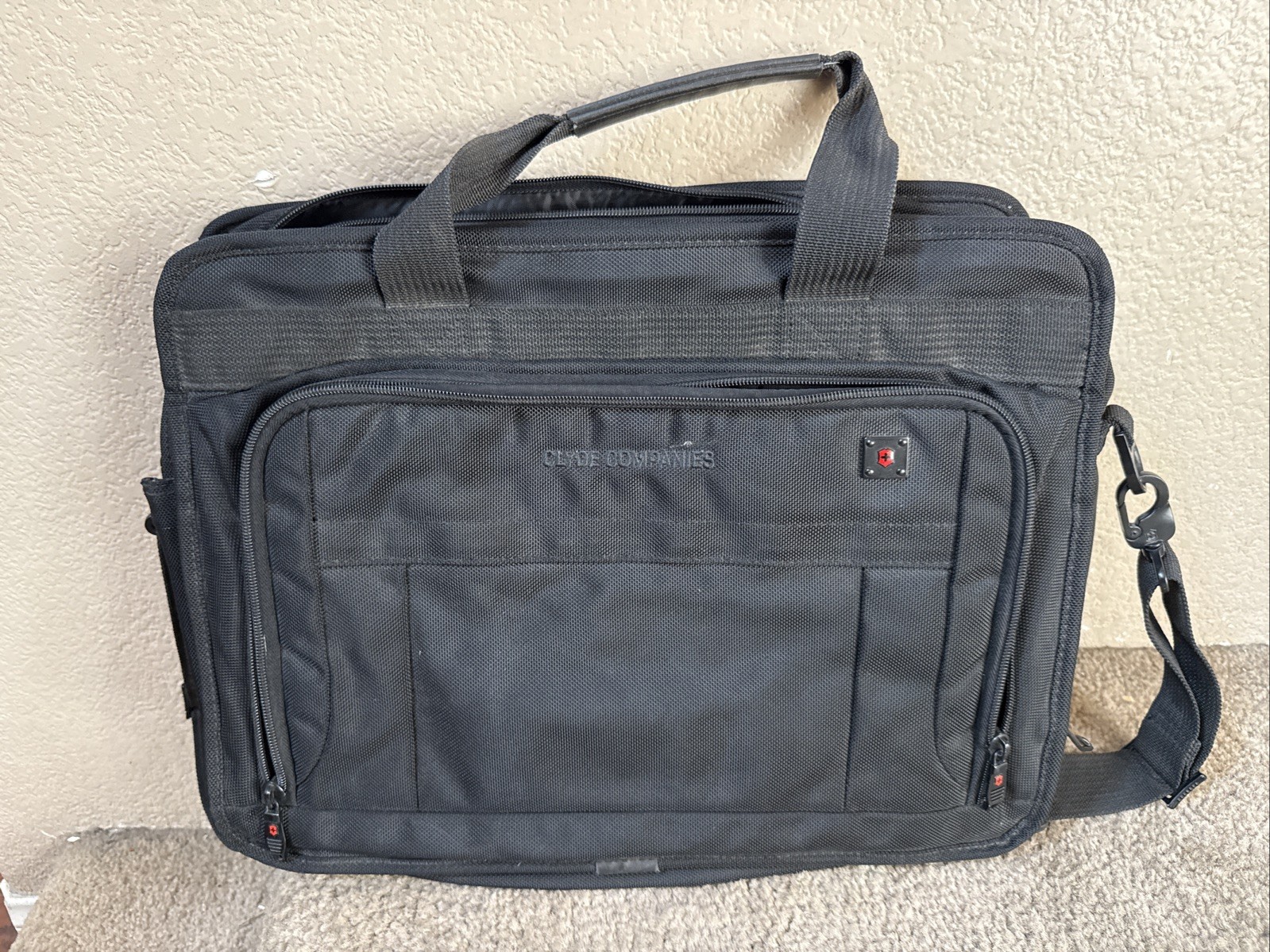 Victorinox by Swiss Army Knife Messenger, Laptop Case/Bag Black *Free-Ship*