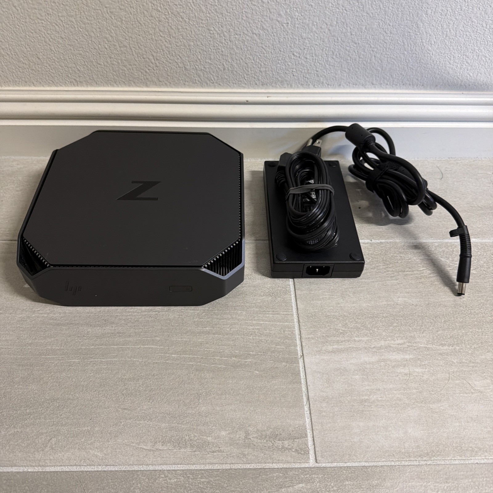 HP Z2 Mini G3 Workstation Intel Xeon E3-1245 v6 3.70Ghz 16GB RAM 256GB SSD Linux