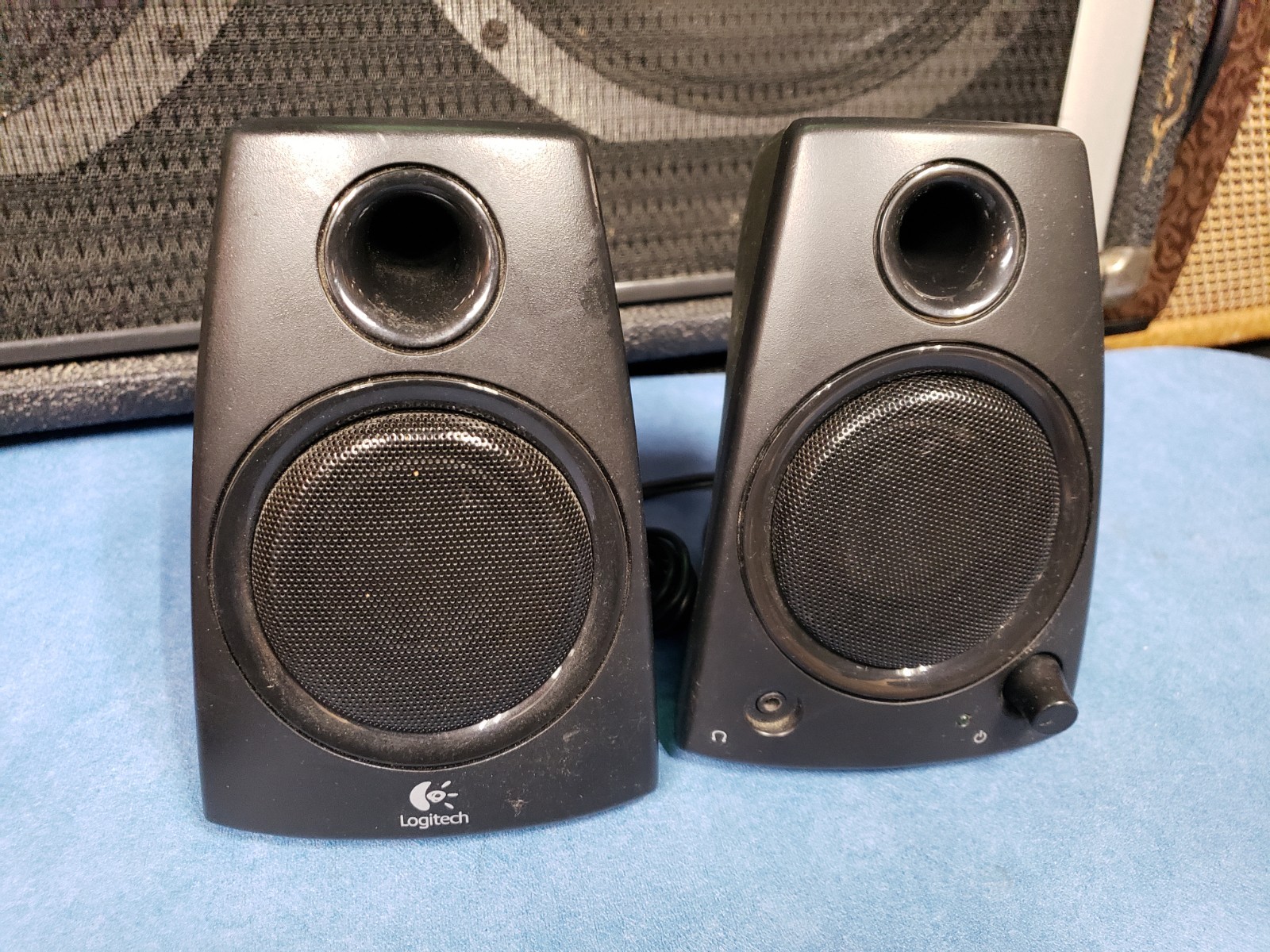Logitech Z130 Wired PC Speakers - Black (880-000146) for parts untested
