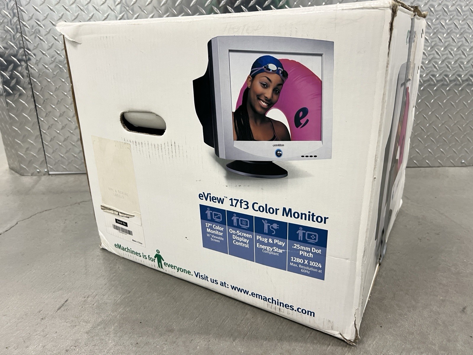 eMachines eView 17f3 Color 17" Retro CRT Monitor Used with Box