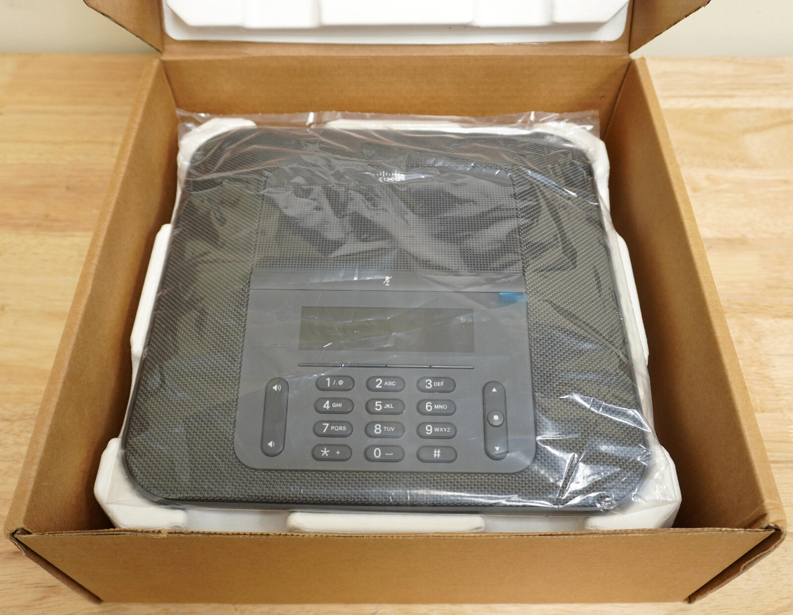 Cisco 8832 IP Conference Phone - Charcoal (CP-8832-K9  05 )