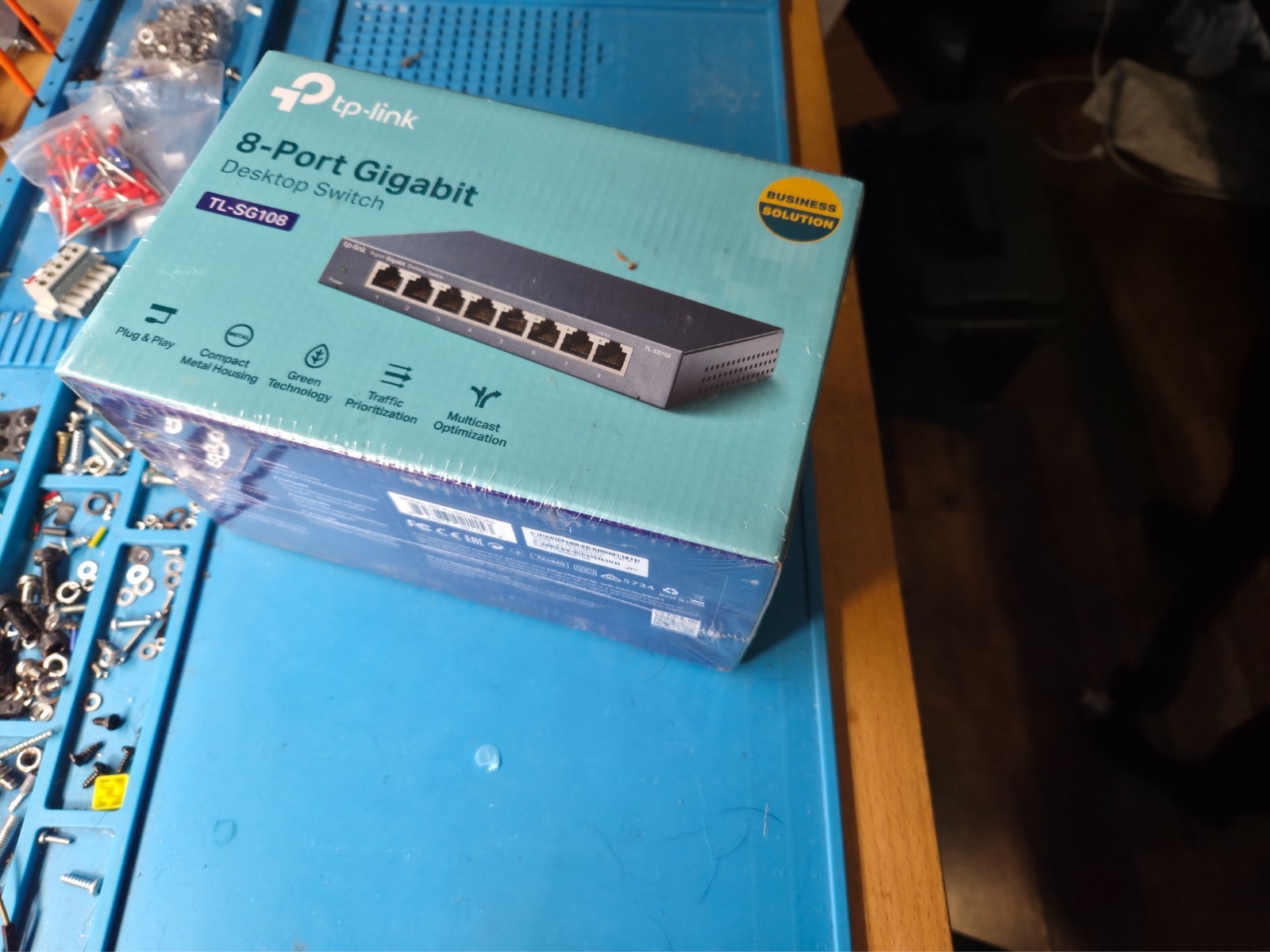 TP-Link TL-SG108 8-Port Gigabit Ethernet Desktop Switch Ver 4.0 NEW SEALED