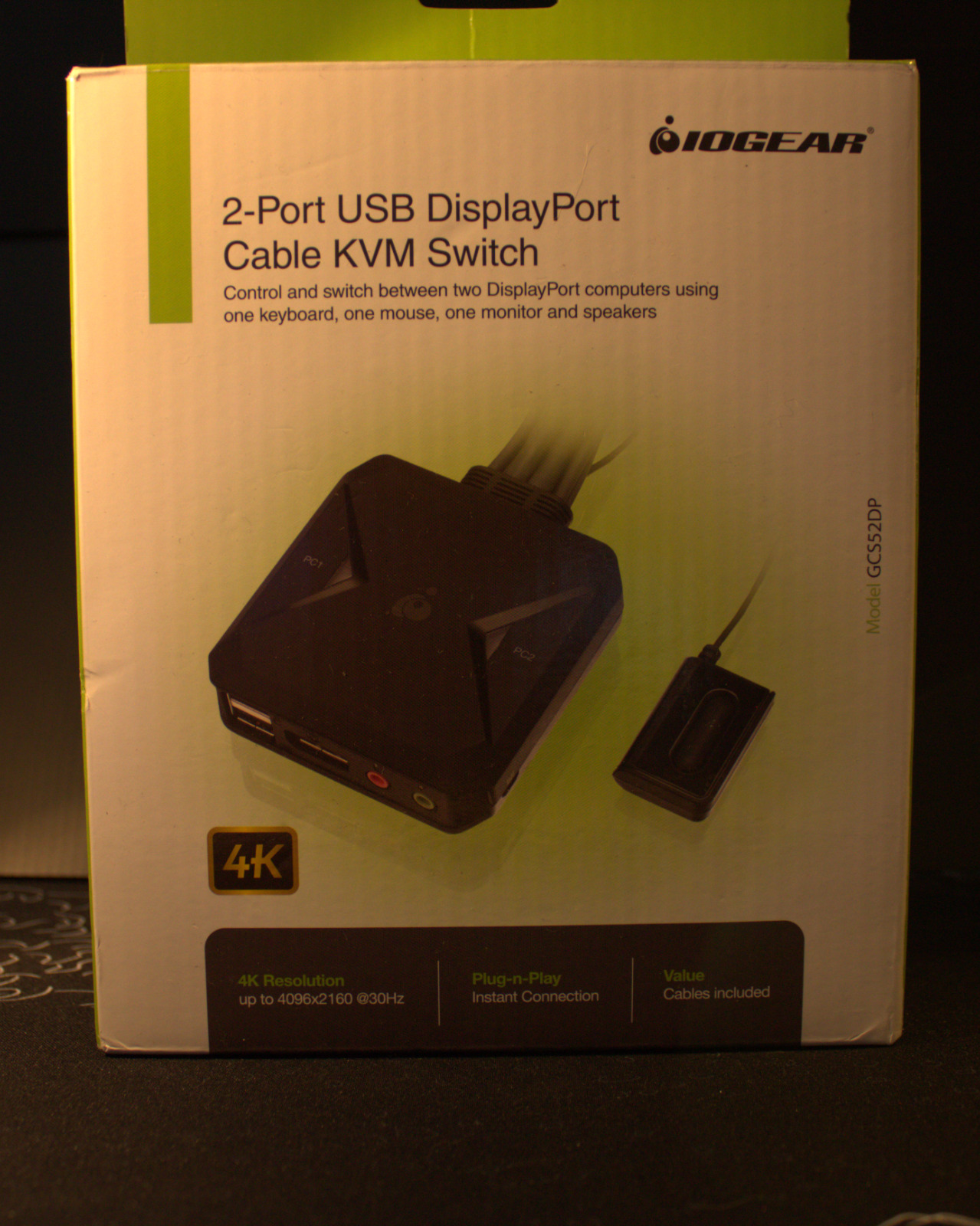 IOGEAR 2-Port 4K USB DisplayPort Cable KVM Switch