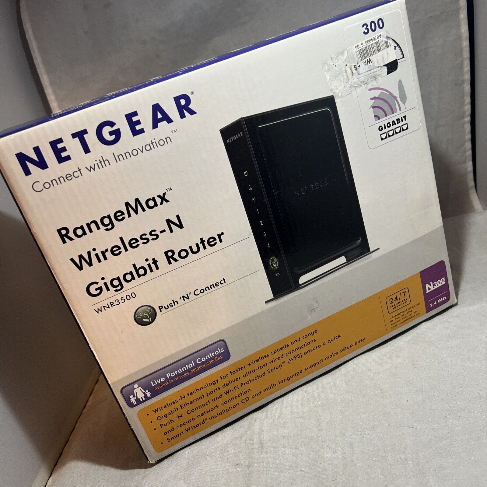Netgear RangeMax WNR3500 802.11n Wireless LAN/Firewall 4-Port Gigabit Router