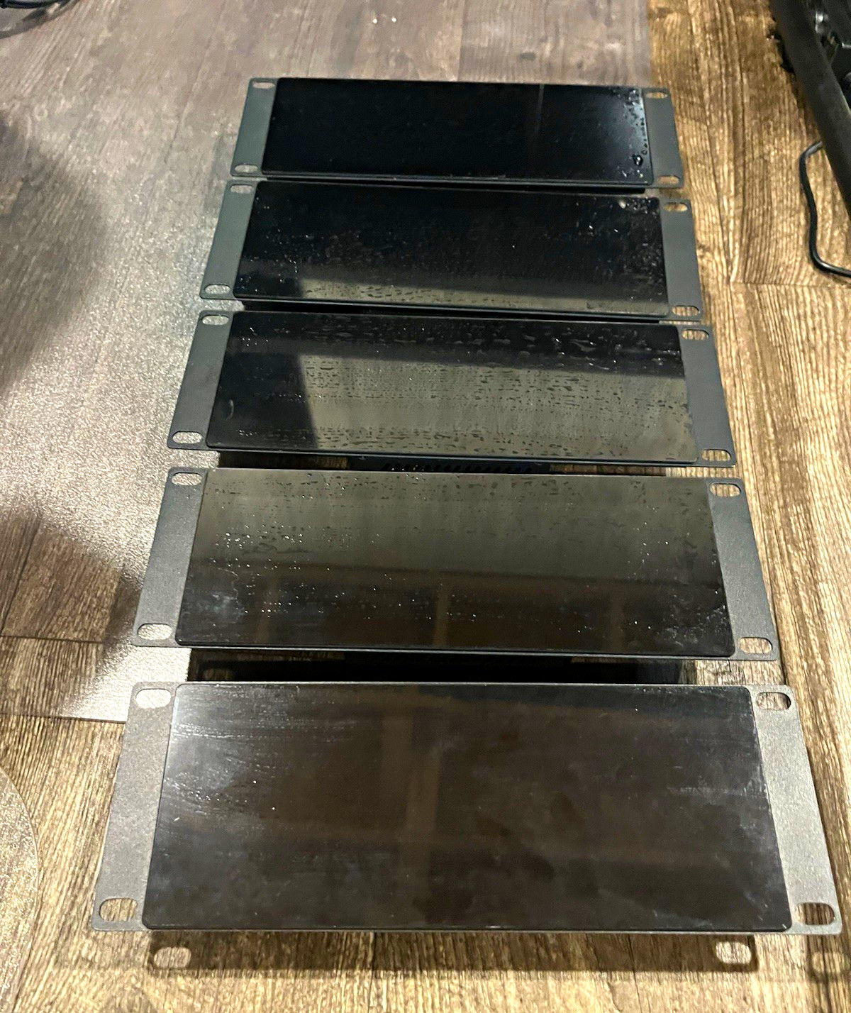 GeekPi Rack Touchscreen Monitors (x5) with 300w powering brick