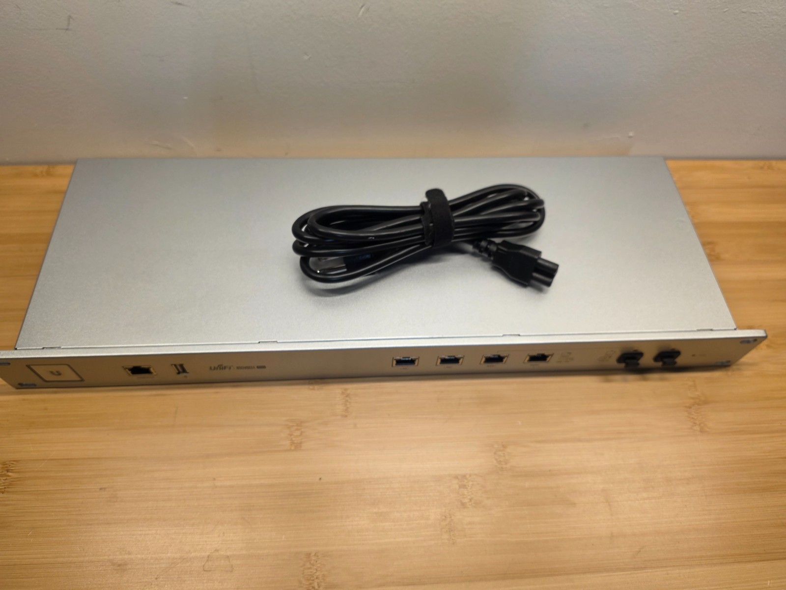 Ubiquiti USG-PRO-4 UniFi Security Gateway Pro Enterprise Router 4-Port