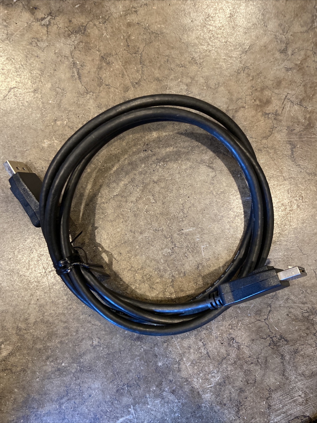 1 Hotron. Genuine E246588 DisplayPort Male to DisplayPort Male Cable