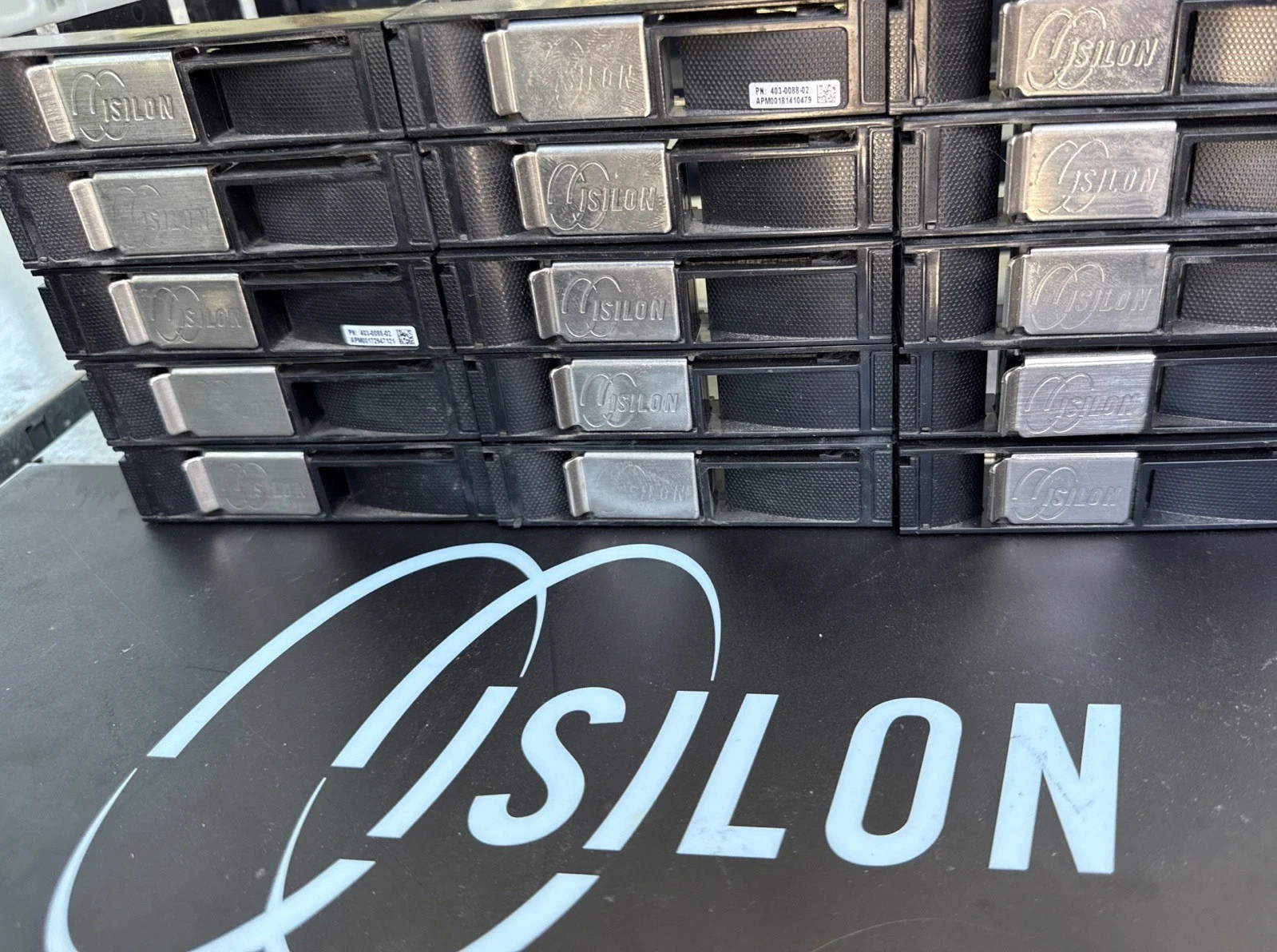 Lot Of 36 EMC Isilon 3.5” Hard Drive Tray Caddy X200 X210 X400 X410 NL400 NL410