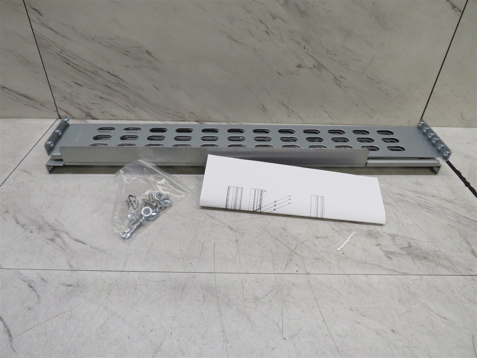 APC 0M-756H Smart-UPS Sliding Rail Kit 4-Post Rack Mount Open Box