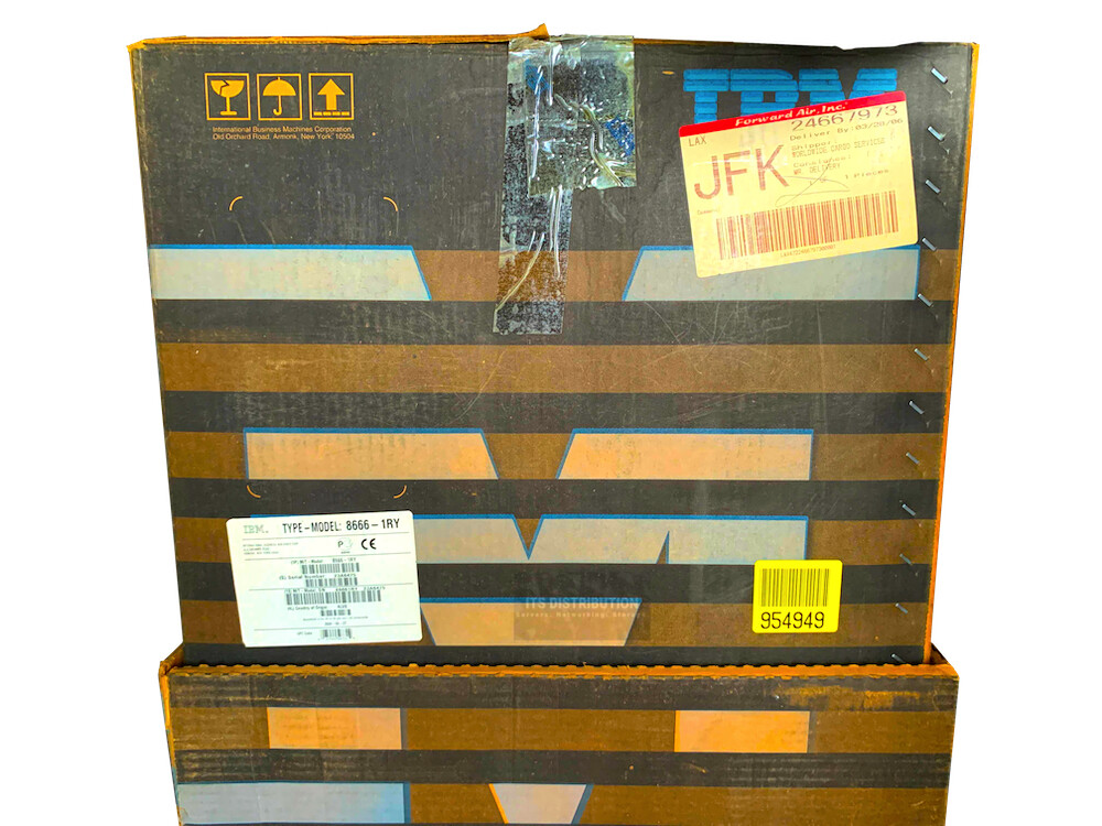 86661RY I IBM Netfinity 7100 1RY PIII Xeon 550 MHz 256 MB Server BRAND NEW