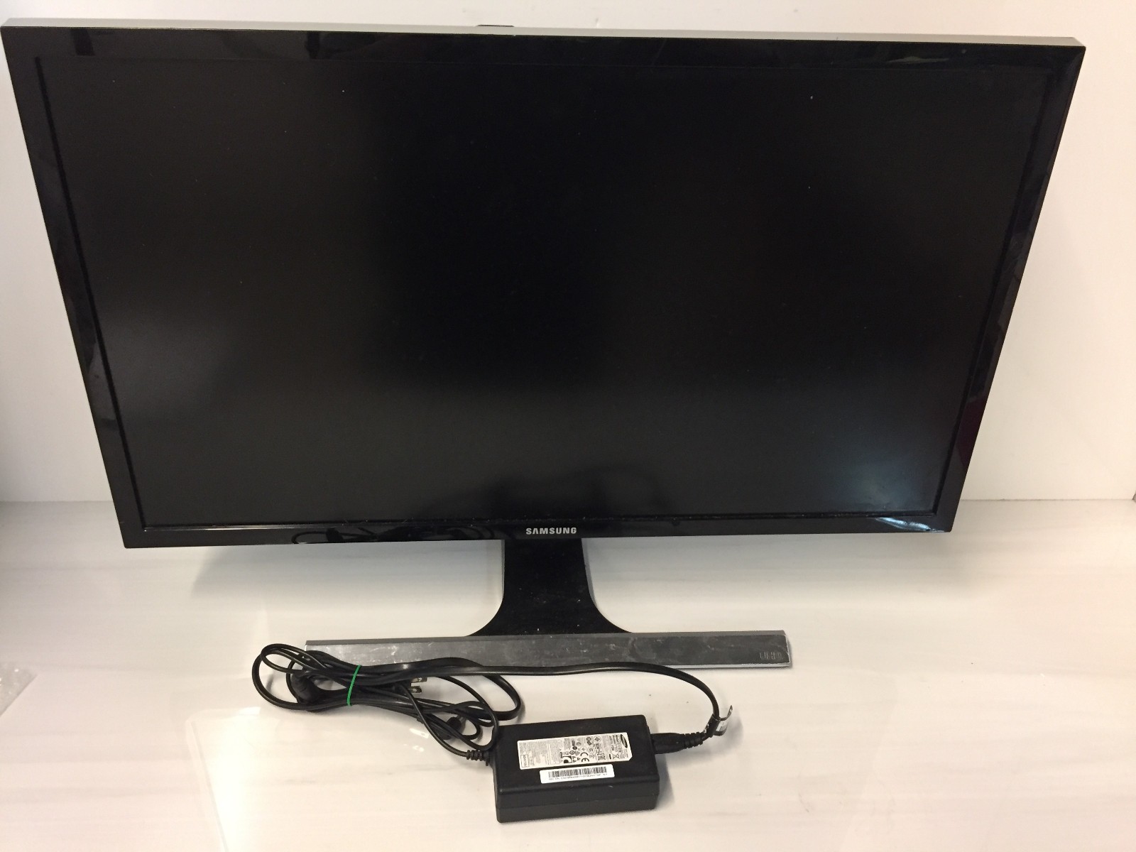 Samsung LU28E590DS/ZA U28E590D 28-Inch 4K UHD LED Monitor with Power Adapter