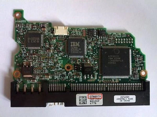 PCB Controller IBM IC35L040AVVN07-0 Electronics 07N8979