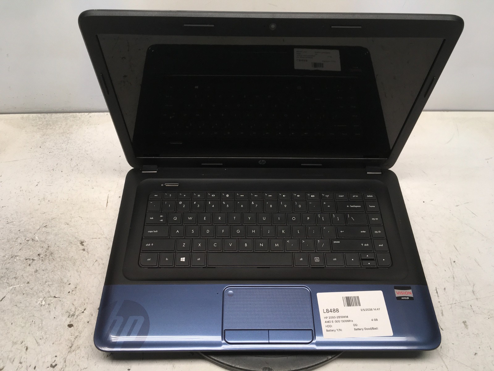 HP 2000-2B19WM AMD E-300 1300MHz 4 GB NO HDD - Cracked Screen
