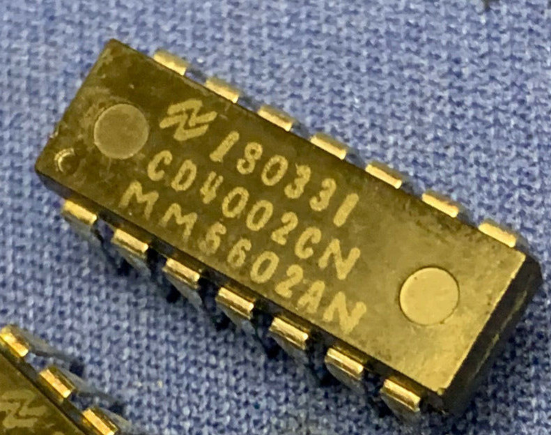 CD4002CN NSC MM5602AN VINTAGE 1980 14-Pin COLLECTOR CHIP RARE QTY-1