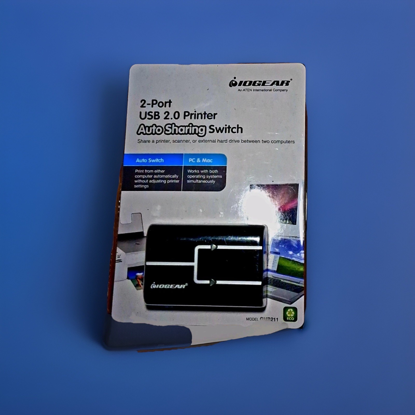 IOGEAR 2-Port USB 2.0 Printer Auto Sharing Switch (Model GUB211).