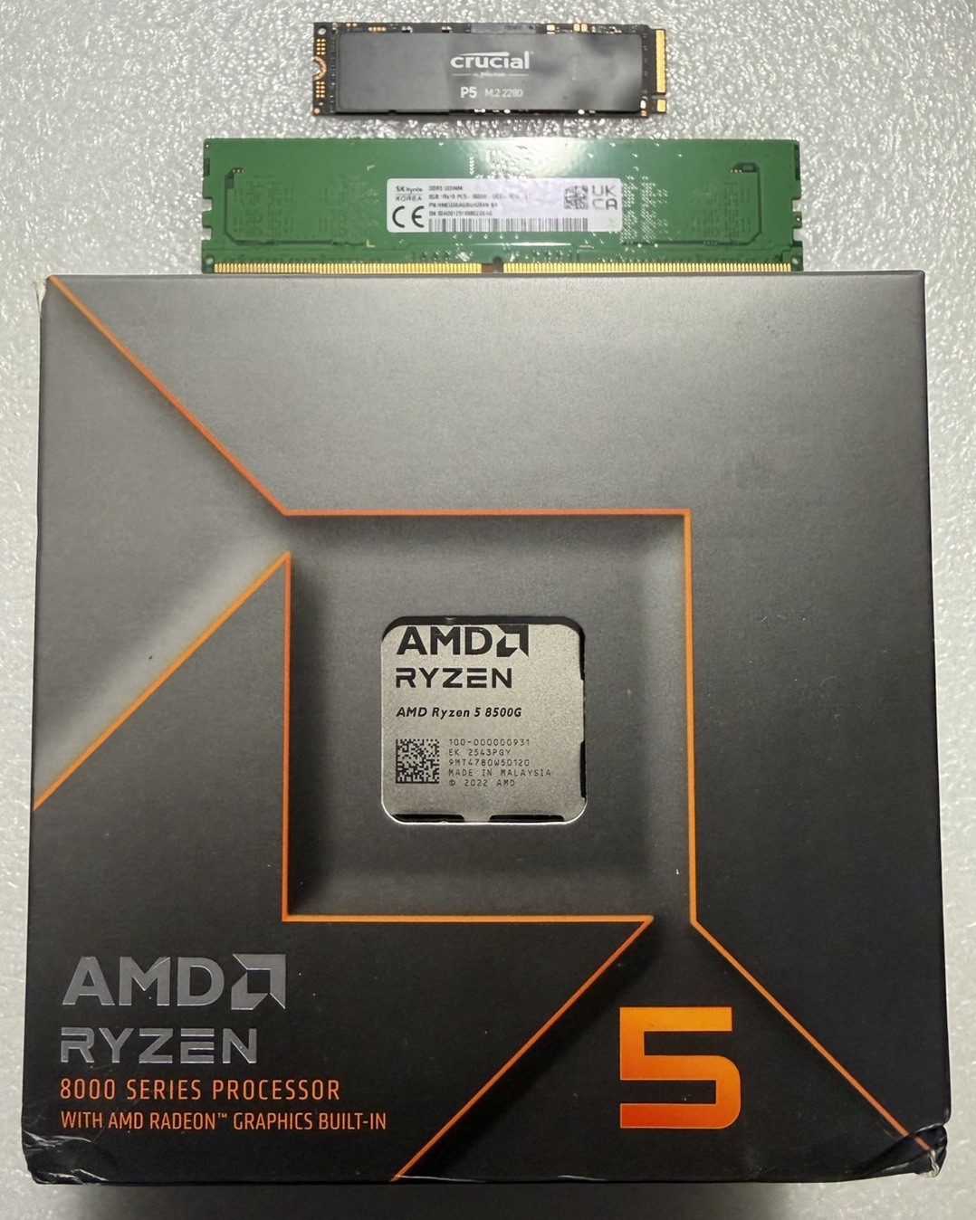 CPU + RAM + SSD Combo - AMD Ryzen™ 5 8500G + 8GB DDR5 + Crucial P5 500 GB M.2