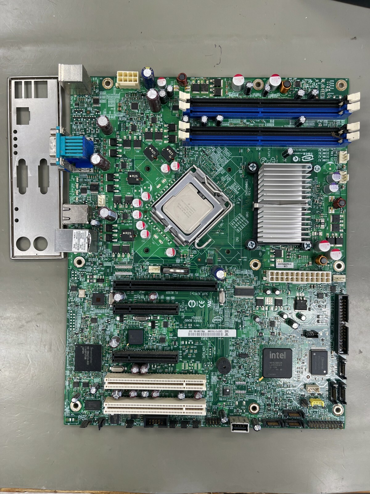 Intel S3200SH Server System Board D86139-303 w/ Intel Q9400 Dual-Core CPU