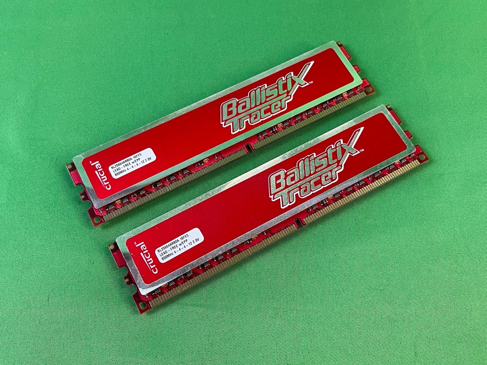 Crucial Ballistix Tracer 4GB (2x2GB) Red LED DDR2 RAM | BL25664AR80A.16FE5
