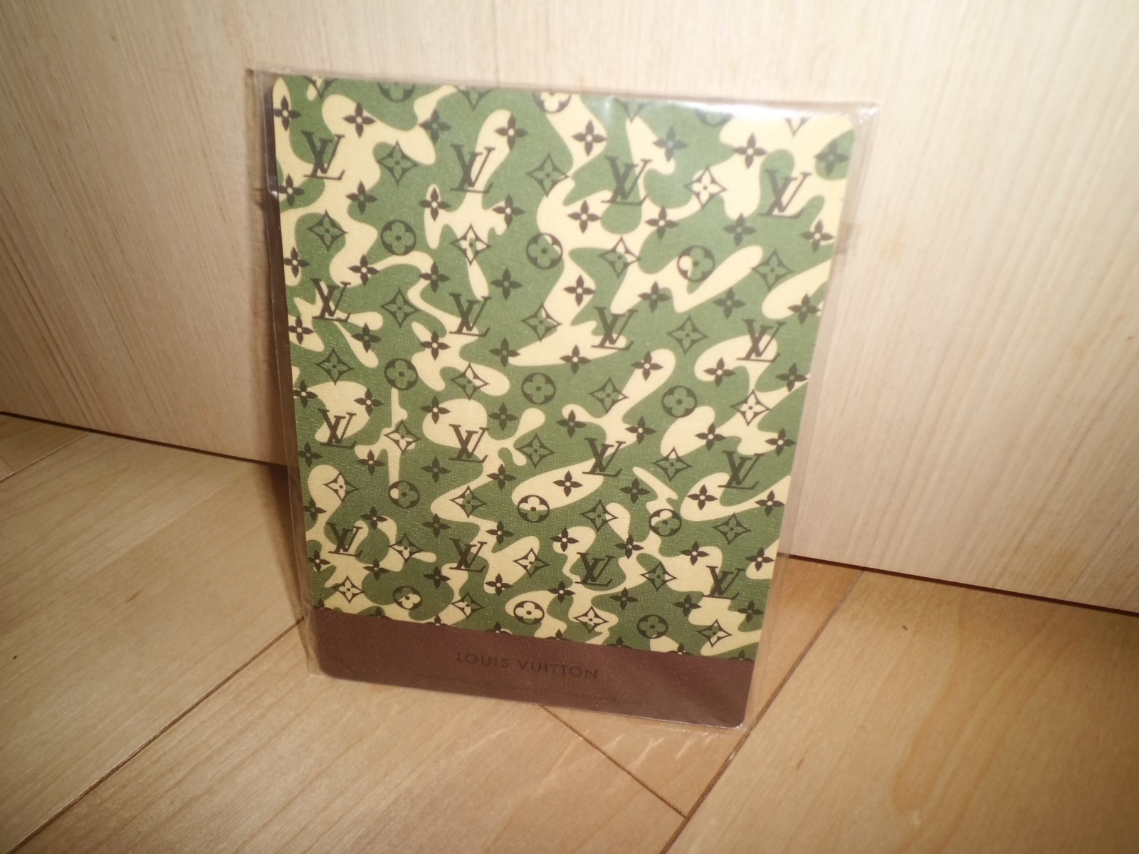 LOUIS VUITTON Takashi Murakami Mouse Pad Monogramouflage Numero Tokyo NEW