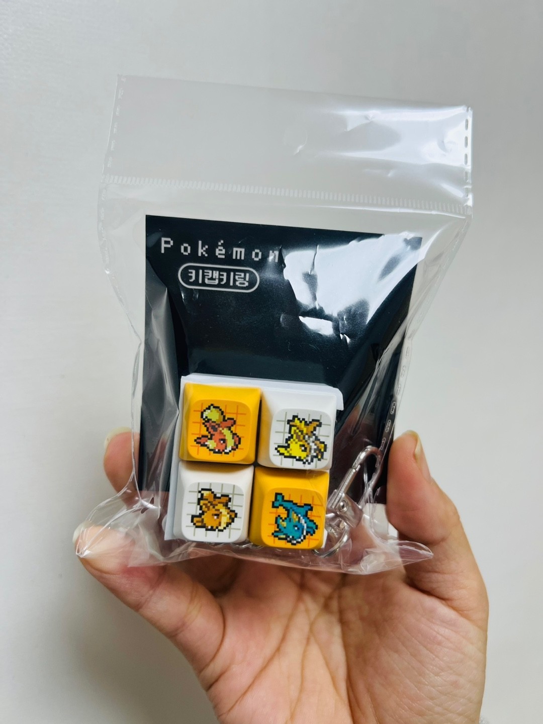 [LIMITED] Pokémon CU Korean Exclusive Pokemon Eevee Pixel Keycap & Keychain Set