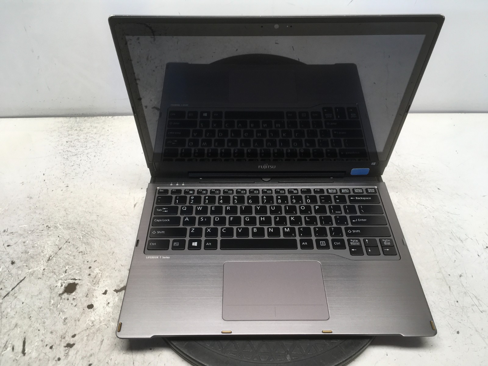Fujitsu LifeBook T904 Intel i5-4300U 1.9GHz 8 GB NO HDD No Batt