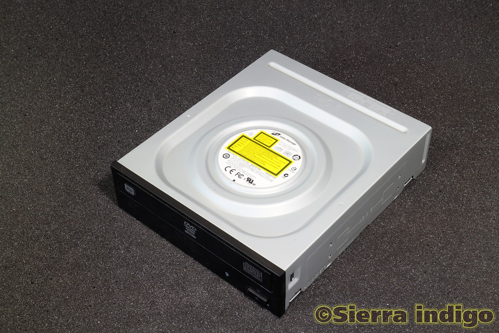 Hitachi GHC0N Black SATA DVD-RW Disk Drive