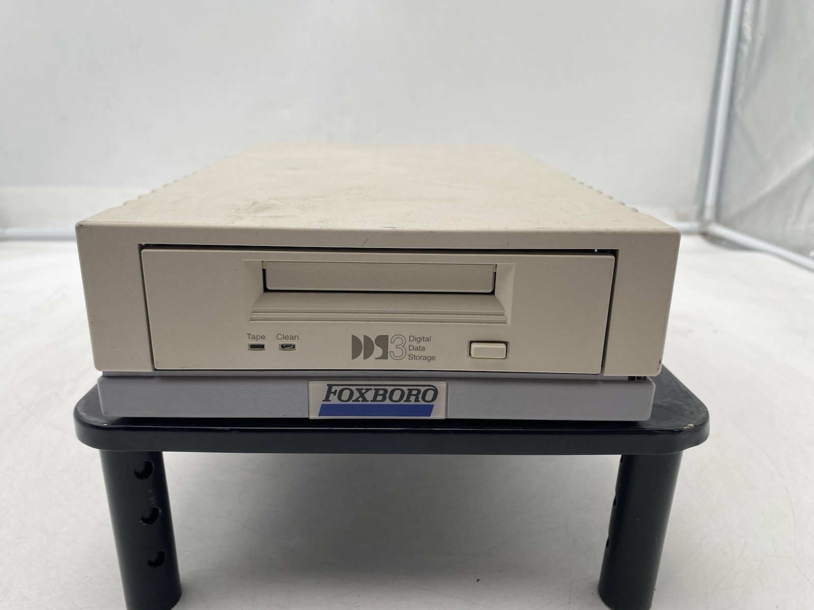 SUN MICROSYSTEMS 599-2107-01 , 100-240V 0.6A 47-63Hz External Tape Drive