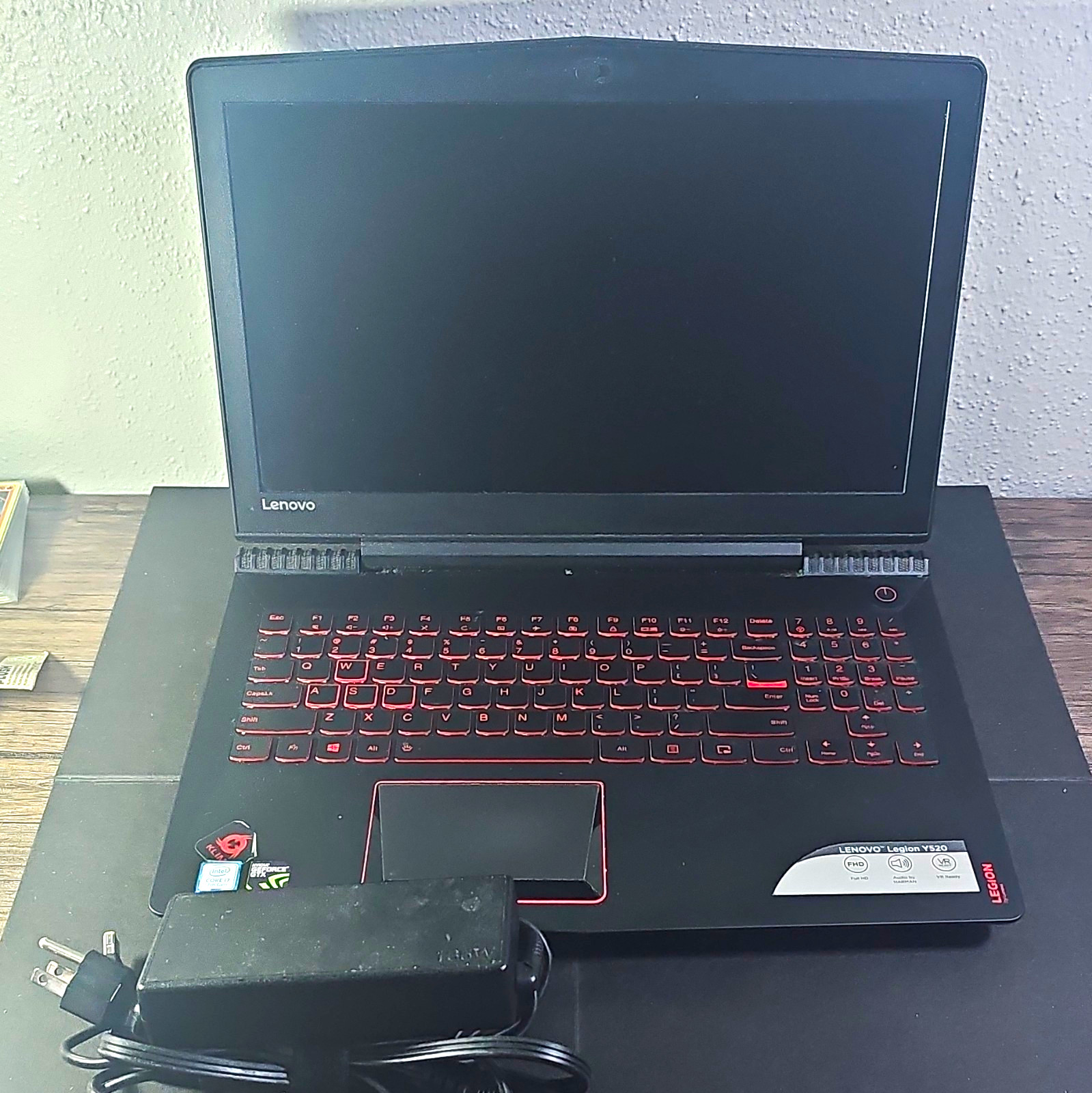 Lenovo Legion Y520 15.6" i7-7700HQ 32GB 256GB SSD GTX 1060 Max-Q W10 Orig. Owner