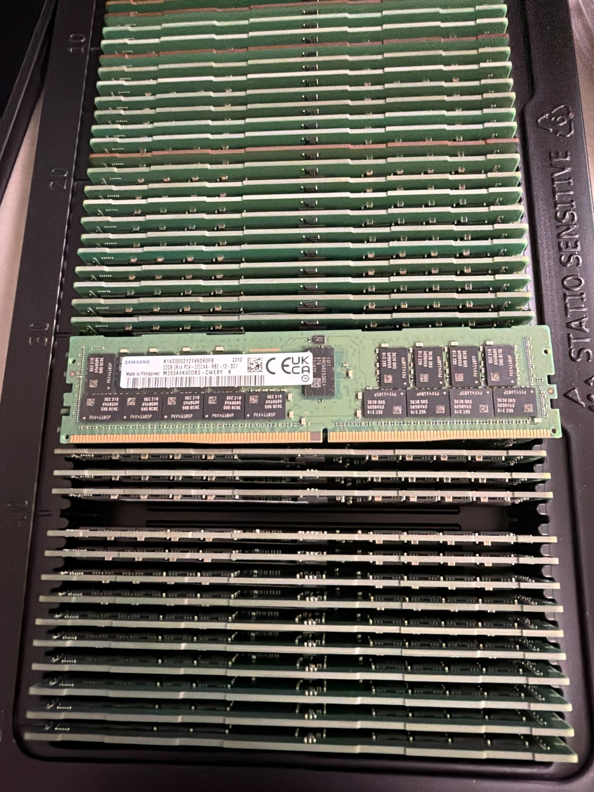 Samsung M393A4K40DB3-CWE 32GB 2Rx4 PC4-3200AA RDIMM Server Memory