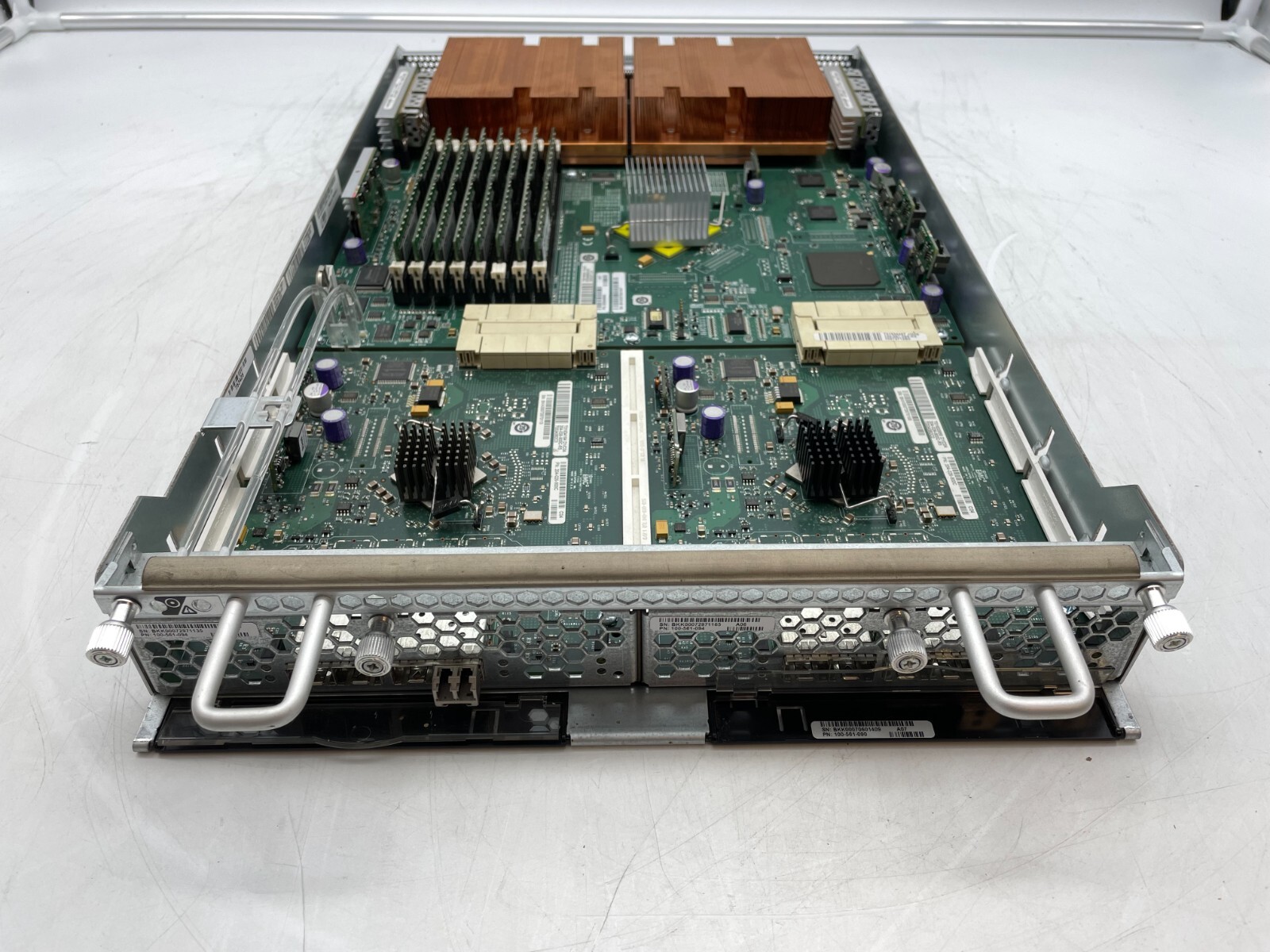 Dell EMC CX3-80 Storage Processor with 2x 100-561-094, 100-561-092