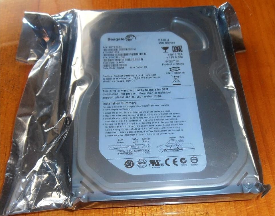 Hard Drive Seagate DB35.4 ST3250310CS 250GB ATA 3.5 " Inch-BRAND NEW SEALED