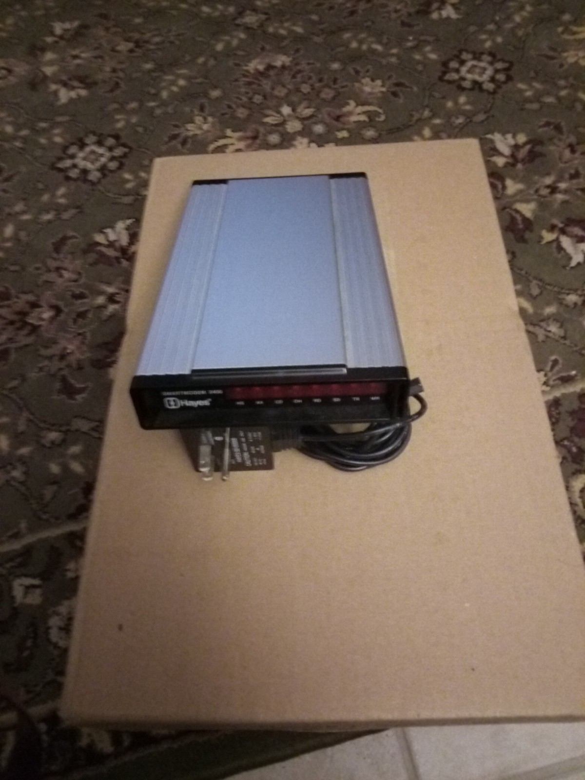 Hayes Smartmodem 2400 -- Model 231AA -- Classic -- New