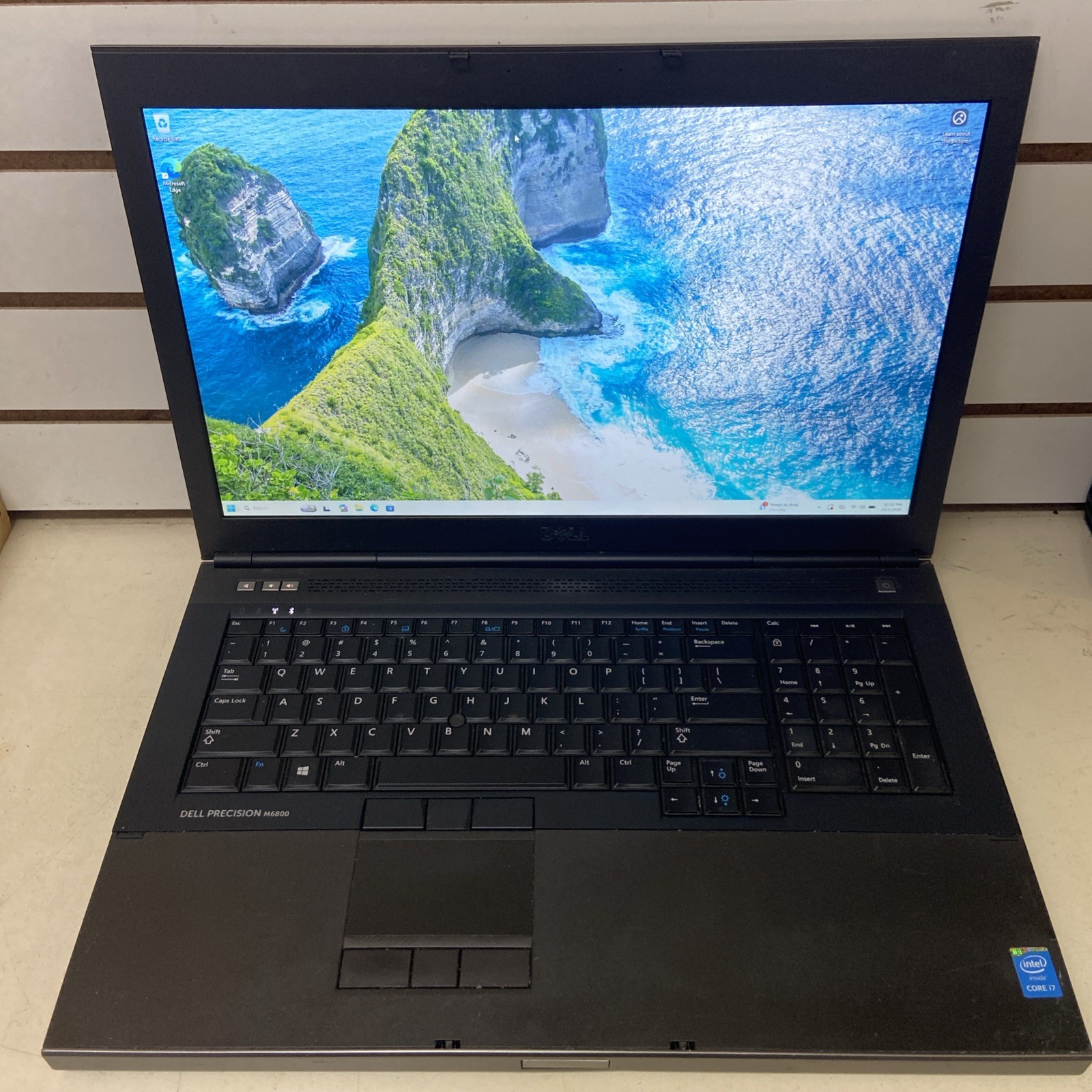 Dell Precision M6800/2.5ghz Core i7-4th gen QUAD/24GB/256GB SSD/17" K2200M/W11P