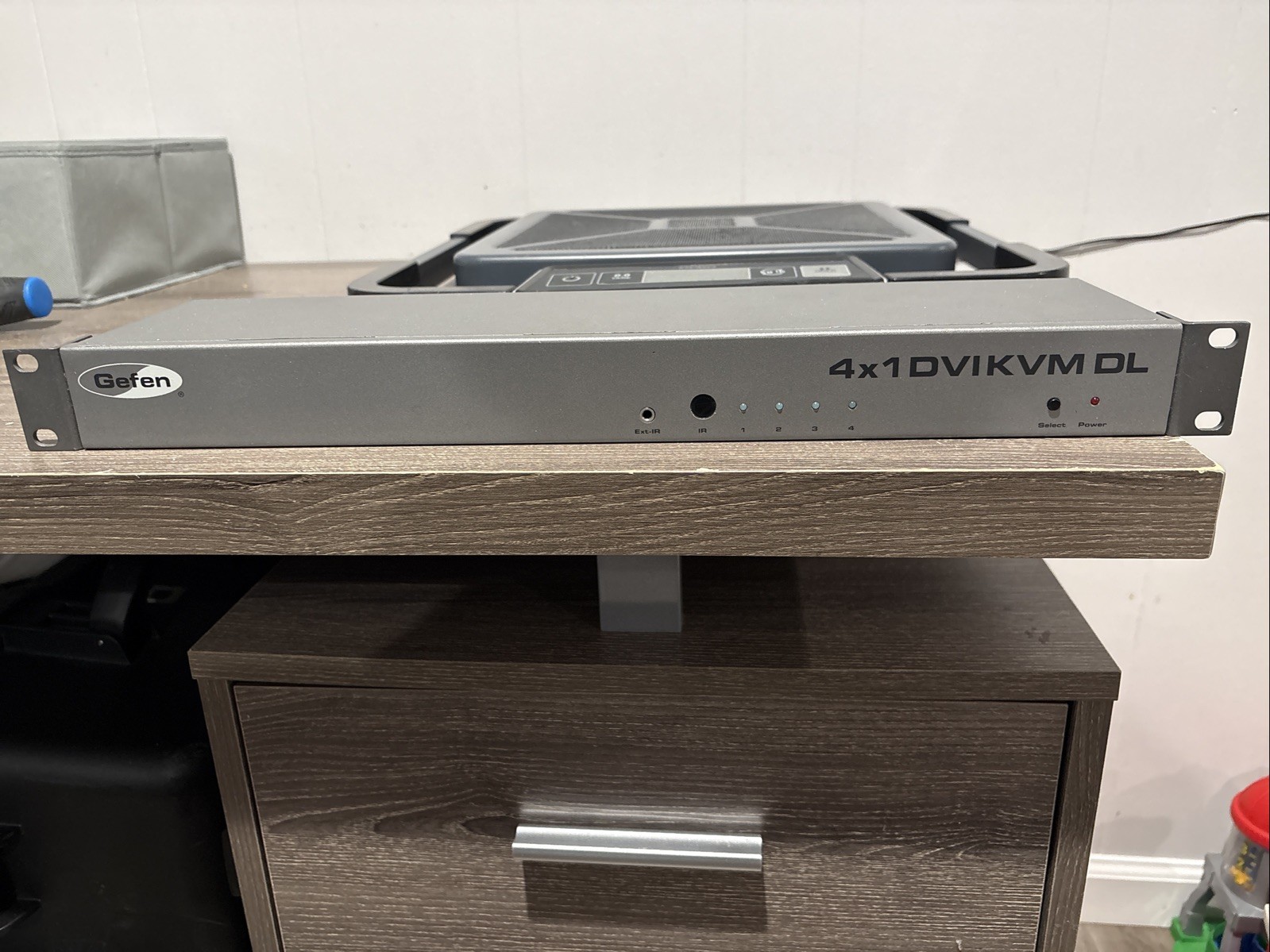 Gefen EXT-DVI-441N 4 x 1 DVI Switcher DEFECTIVE FOR PARTS