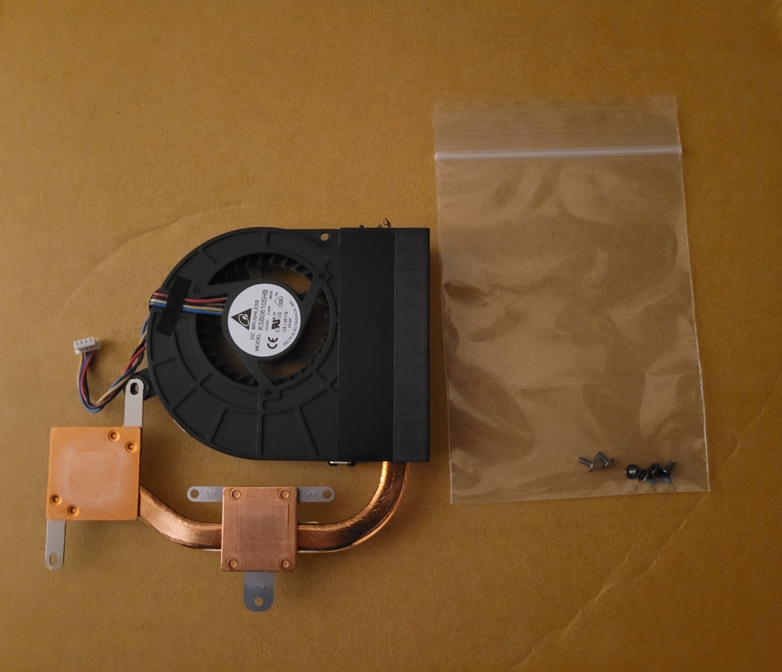 * Delta Electronics DC Brushless CPU Cooling Fan KSB06105HB MODEL DC05V 0.40A *