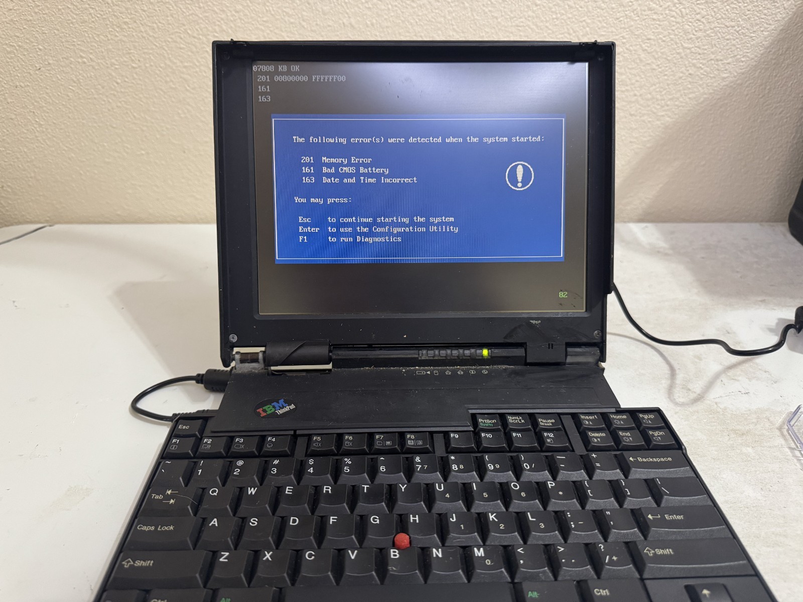Vintage IBM ThinkPad 701C Butterfly Laptop - TESTED & TURNS ON (As-Is )