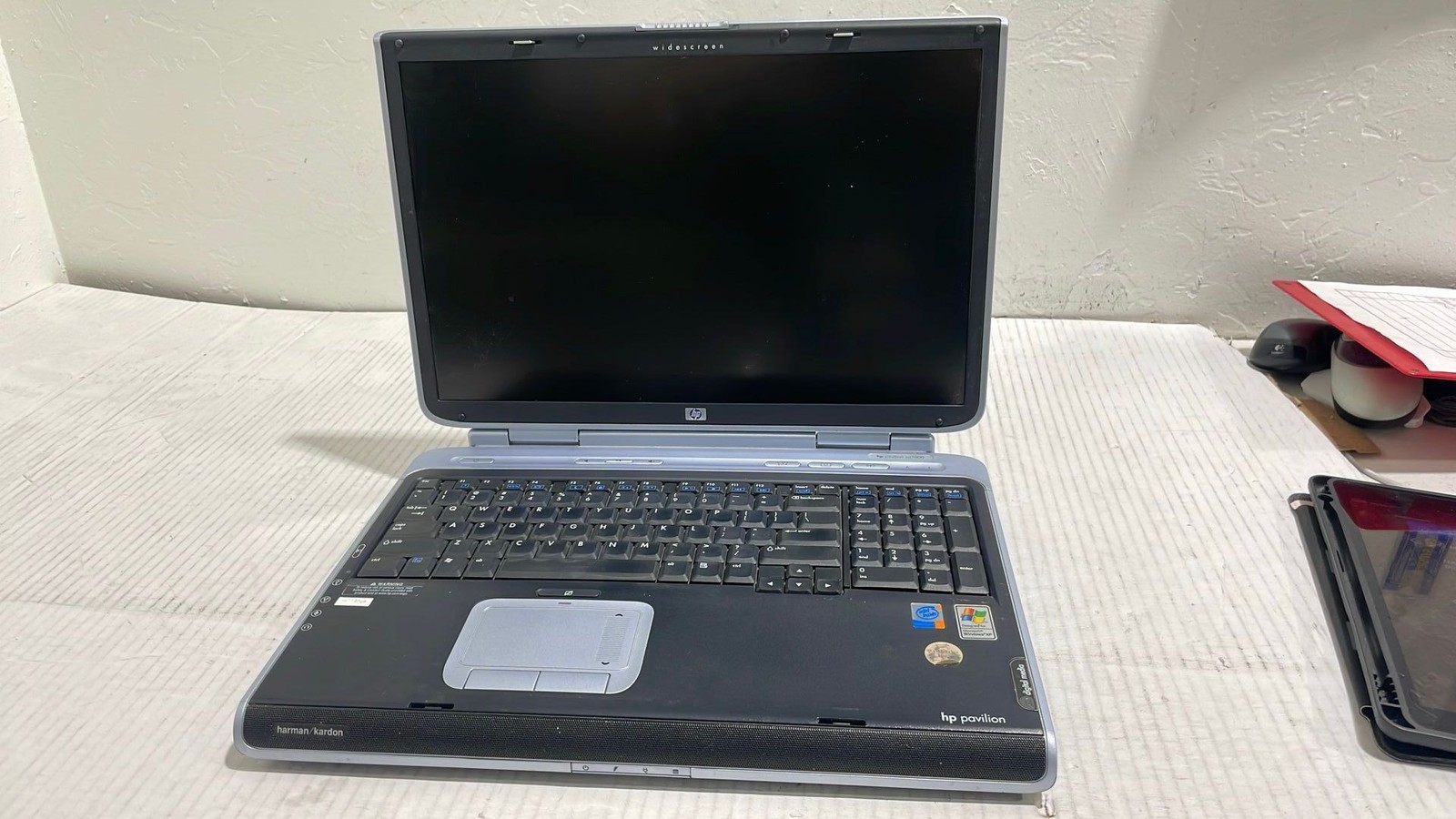 HP Pavilion zd7140us 17in Pentium 4 3GHz DS487U#ABA Laptop No Battery