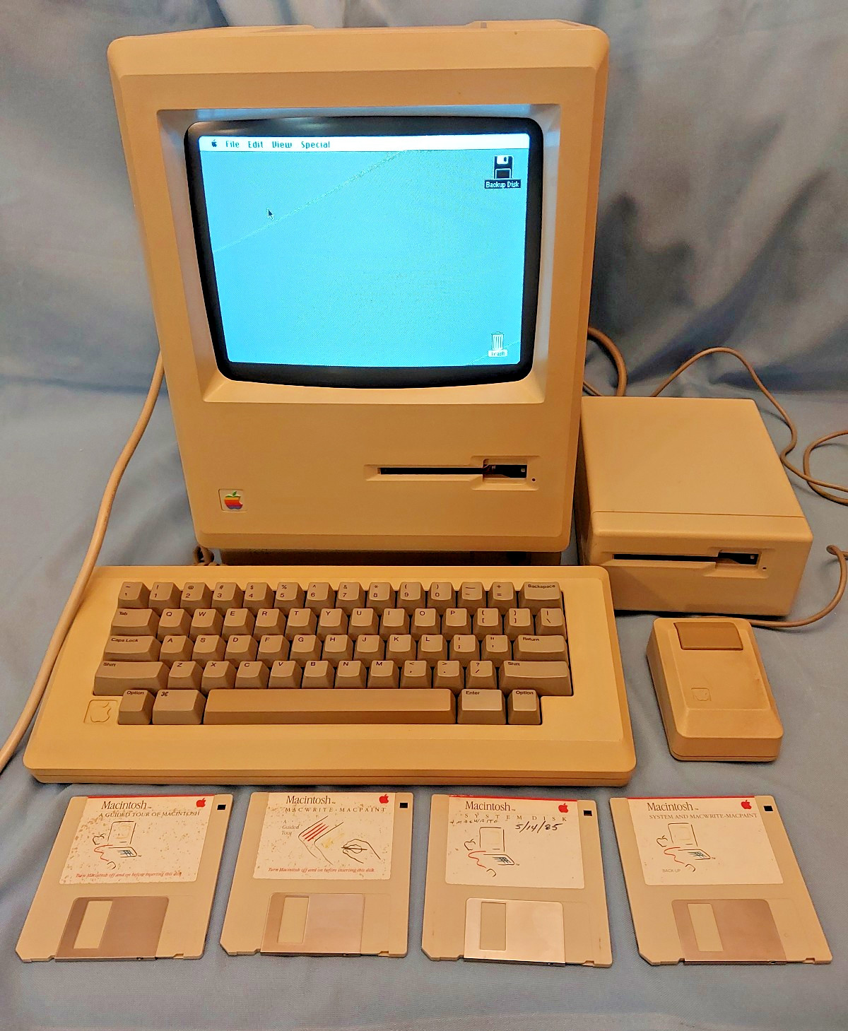 Vintage Original Apple Macintosh Desktop Computer M0001 Works w/ External Drive