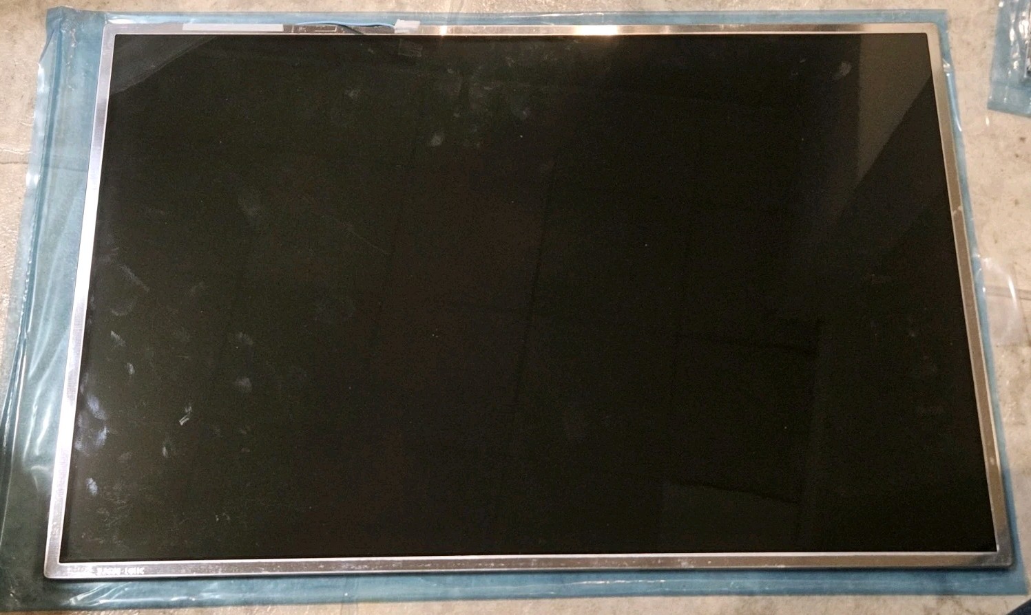 LG Display 17.1" WXGA Glossy LCD Screen LP171WP4 (TL)(N1)