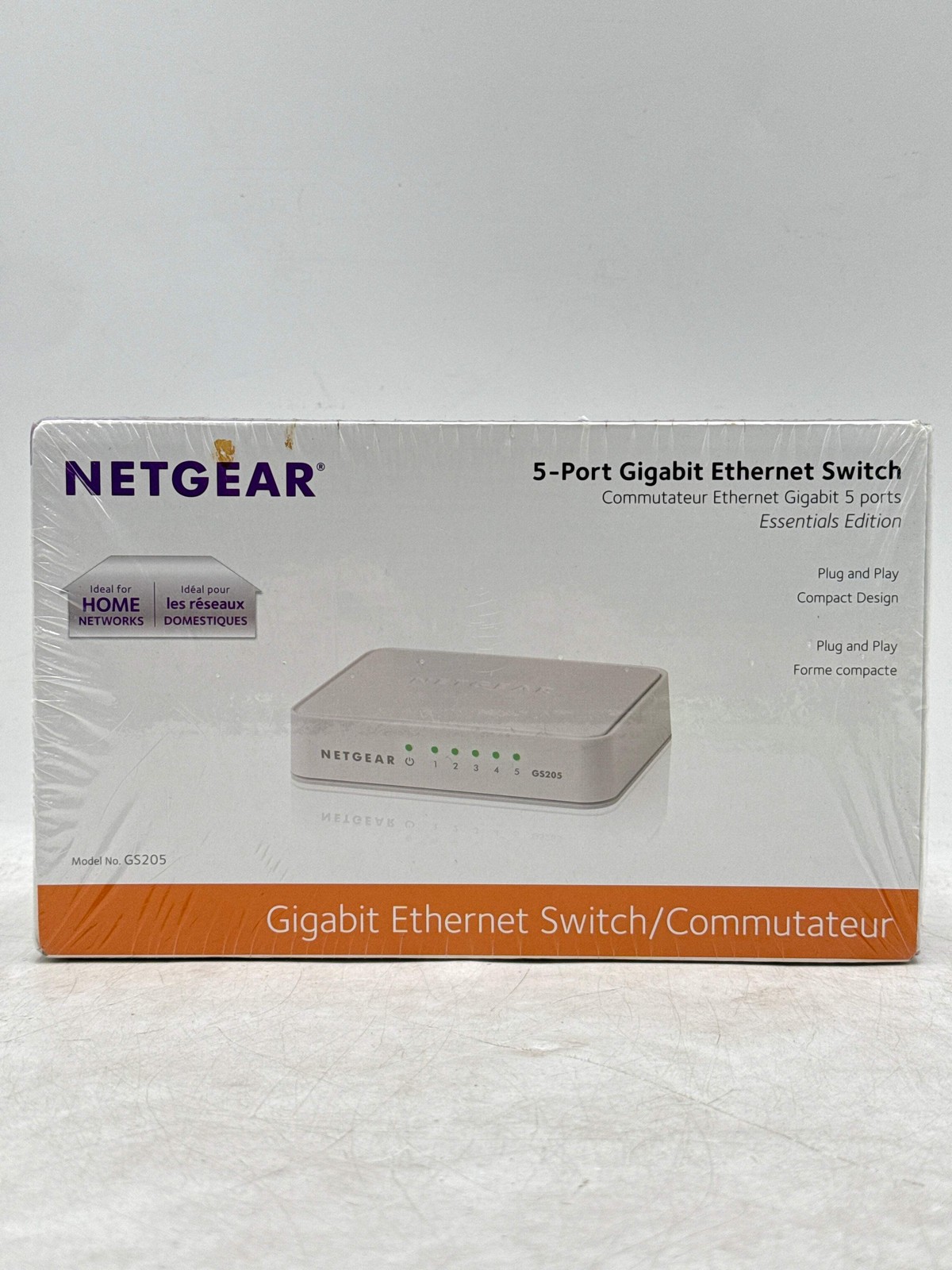 NETGEAR GS205-100PAS 5-Port Gigabit Ethernet Switch - Brand New
