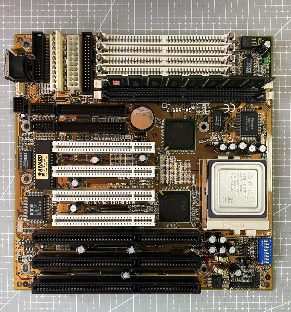 Gigabyte GA586T2 rev1.5 Classic 586 Motherboard. Tested