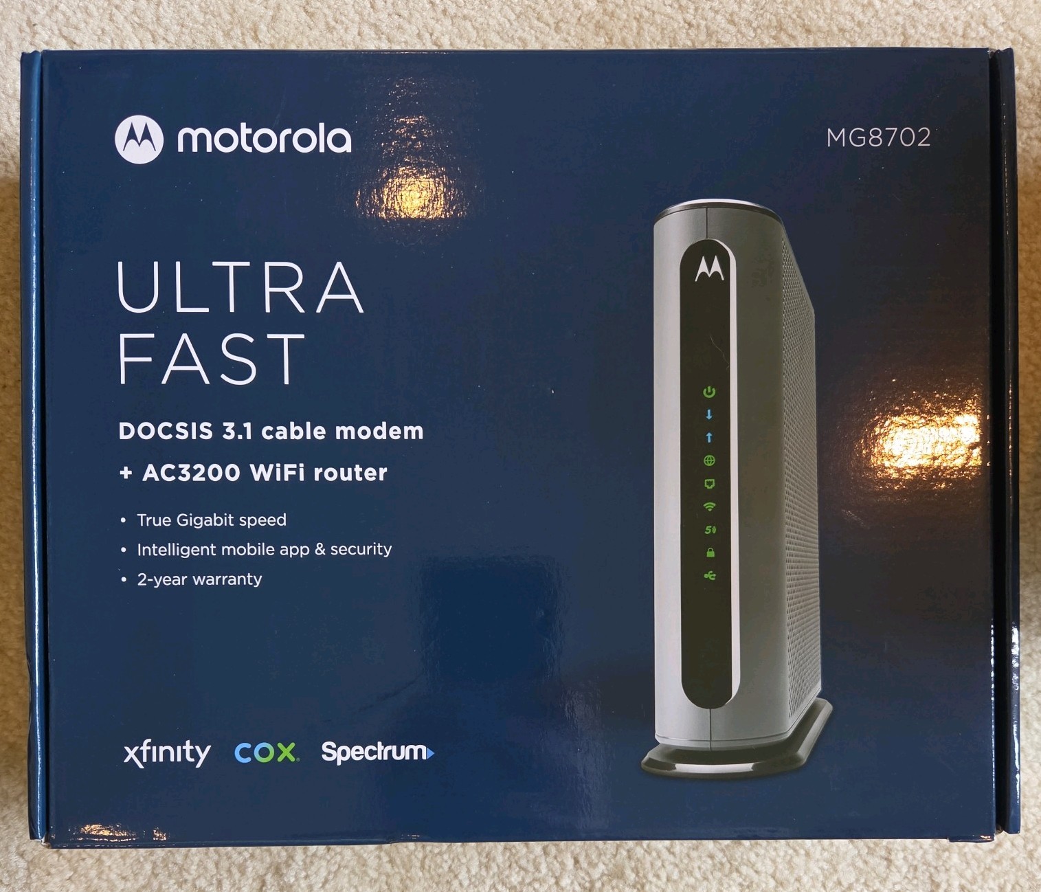 ​Motorola MG8702 DOCSIS 3.1 Cable Modem + AC3200 WiFi Router Combo - Ultra Fast