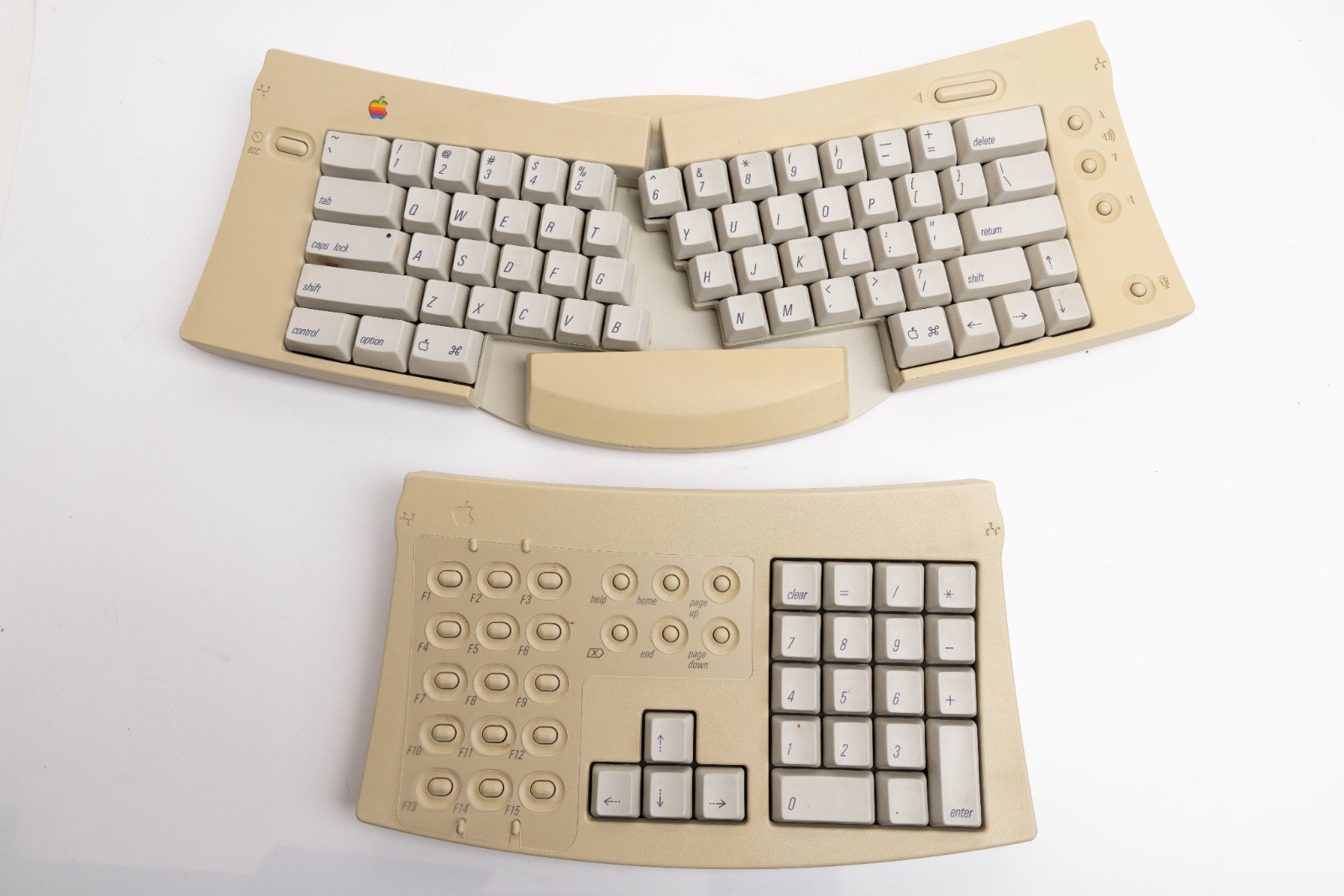 Vintage Apple Mac Adjustable Keyboard M1242 With  Numeric Keypad Not Tested