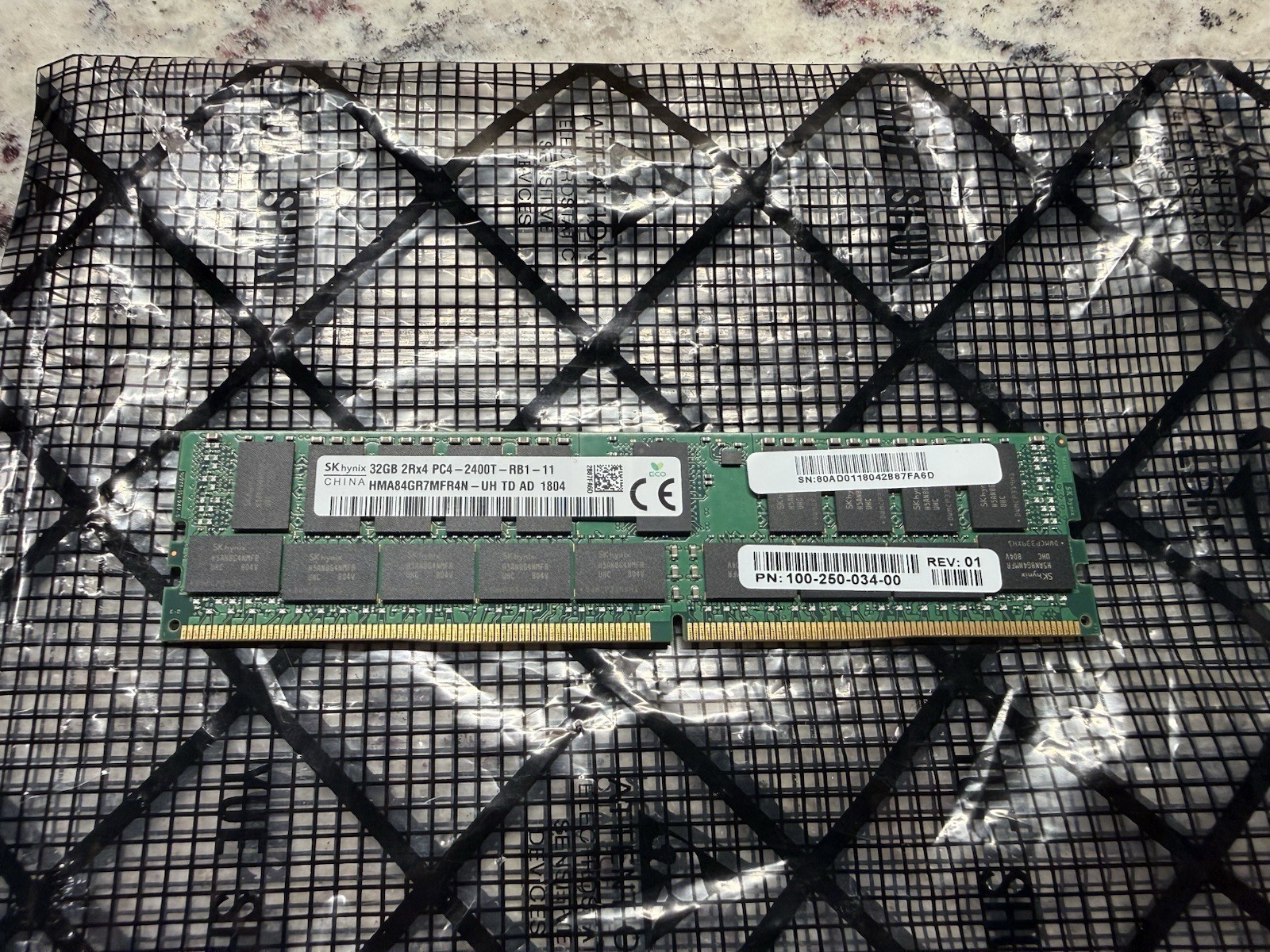 SK Hynix 32GB DDR4 2Rx4 PC4-2400T RB1 ECC RDIMM Server RAM HMA84GR7MFR4N - UH